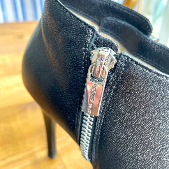 Michael Kors booties - Picture 3 of 10